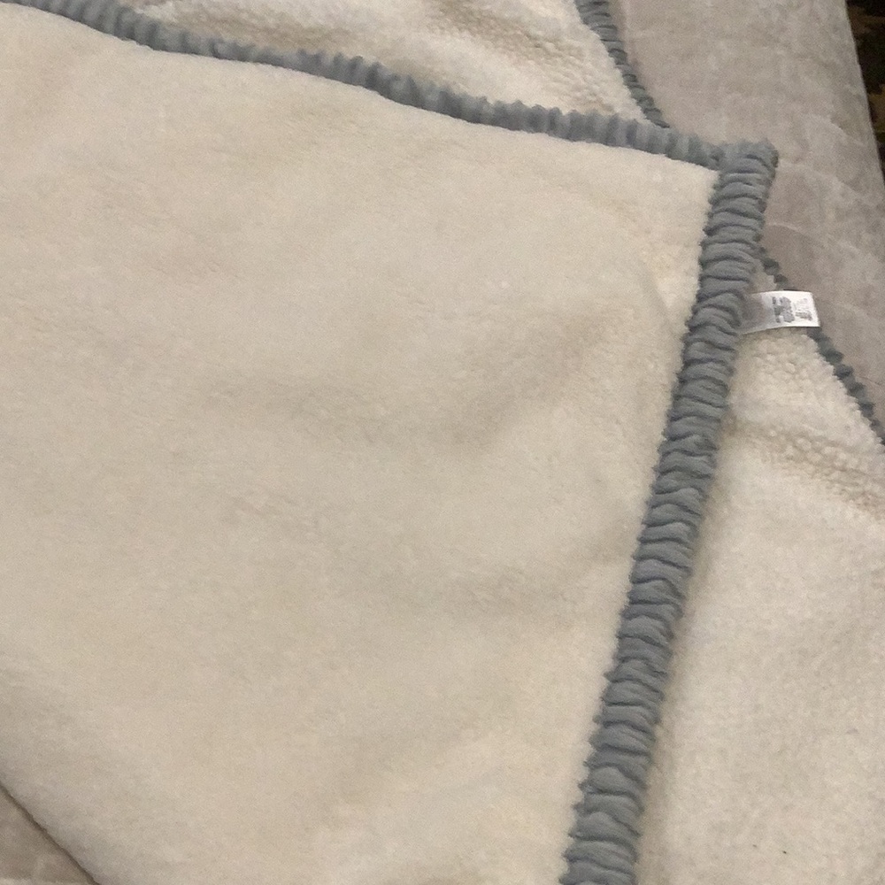 Carter's Cream Sherpa Throw with Light Gray Ruffle Trim